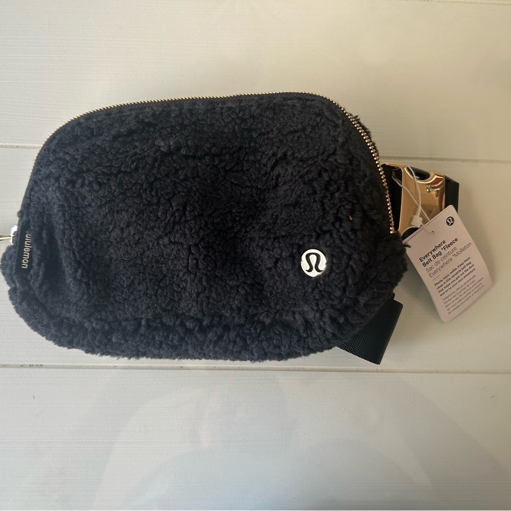 Lululemon FLEECE everywhere belt bag